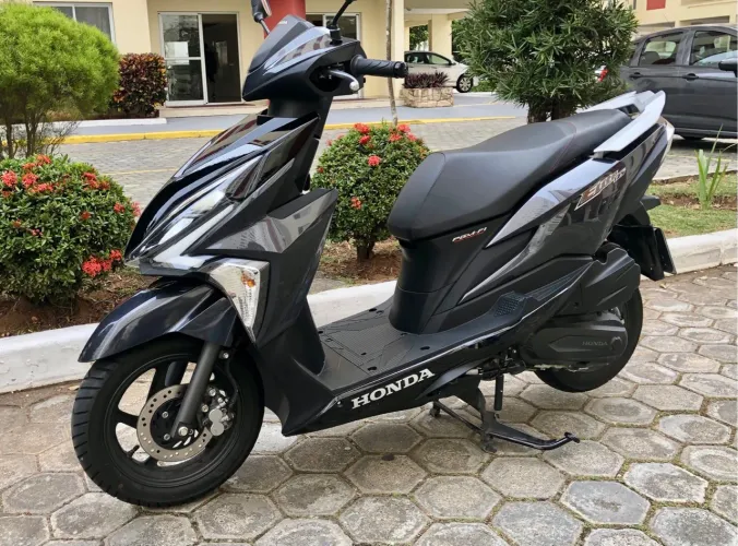 Honda 125, aceito troca por moto, parcelo até 18x no cartão!