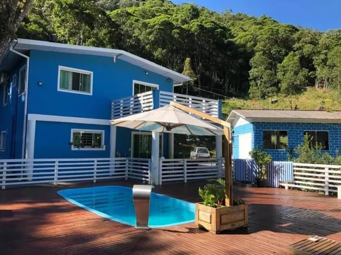 Sítio com 26.000m² - À venda em Santo Amaro da Imperatriz.