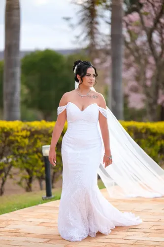 Vestido de Noiva Elegante da loja PérolaNoivas 