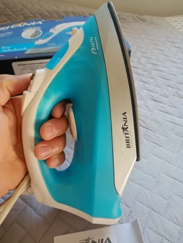 Ferro de passar roupa a vapor - novinho
