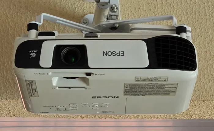 Projetor Epson PowerLite S41 Impecável