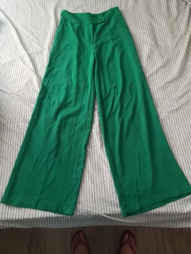 Calça verde palazzo