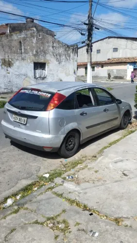 Ford Focus 1.8 16V 5P 2003