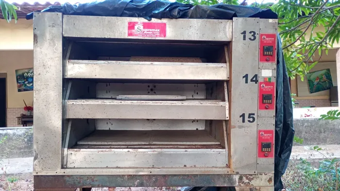Forno  de padaria supremax  elétrico 3 bandejas