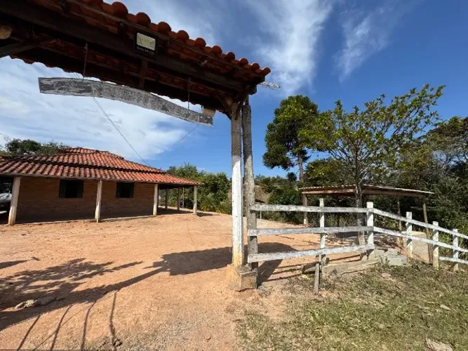 Sítio com 6,5 Hectares, Casa 150m², Pastagem e Infraestrutura Completa em Resende Costa