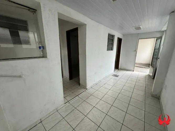 Casa com 2 quartos para locação no Coqueiros