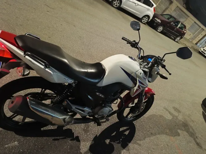 Titan 150  14/15  R$11,500