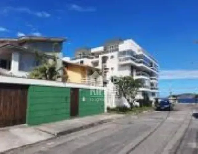 Casa Duplex com 4 quartos, 3 suítes, varanda gourmet, 250 m² por R$ 2.050.000,00 - Piratin