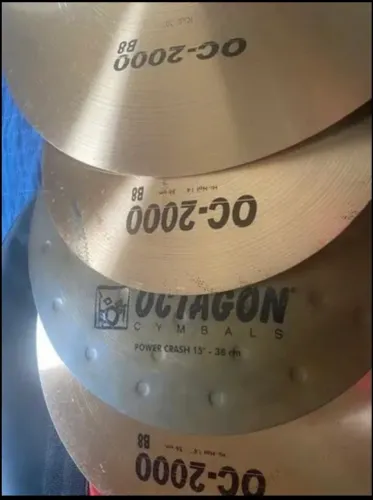 Pratos de bateria OC-2000 e Octagon