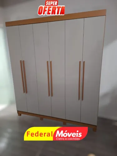 Guarda Roupa 6 Portas - Novo e Perfeito para Quem Busca Praticidade!