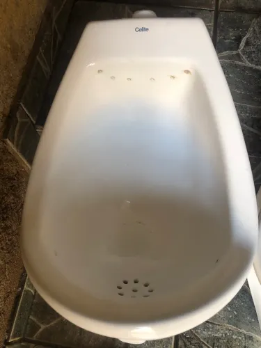 Mictório em louça branco celite 