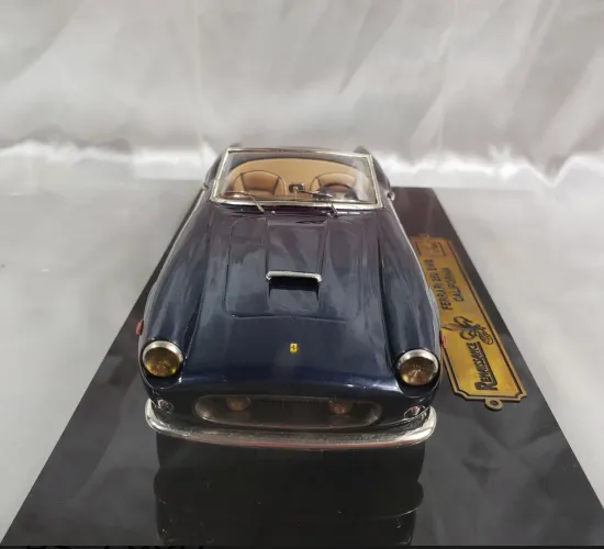 Miniatura Ferrari 250 Swb Renaissence 1/24
