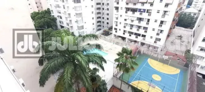 ESPAÇOSO, BELO, FUNCIONAL JUNTO AO METRÔ