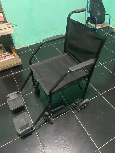 Cadeira de Rodas seminova