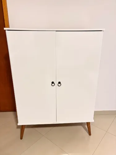 Armário / Sapateira Branca Retrô com Pés Palito - 90x40x128 cm - Ótimo Estado