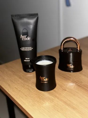 Perfume, hidratante e vela Hercode Oboticário 