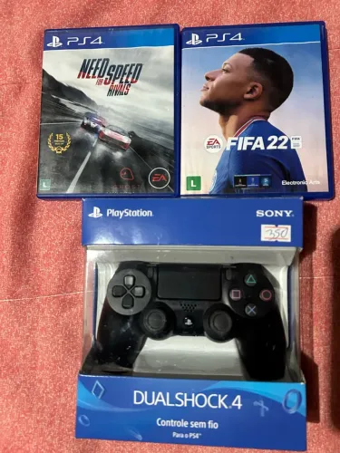 Controle original do Ps4 na caixa nunca usado e 2 jogos novo