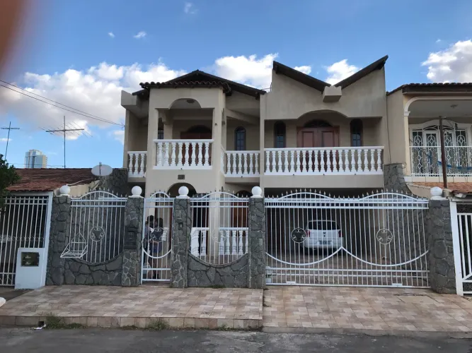Alugo casa - andar de baixo - 60m - recém reformada