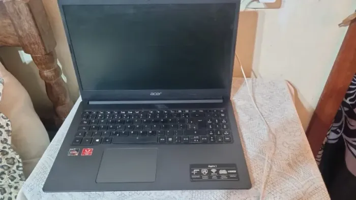 Notebook Acer Aspire 3 Ryzen 5 (8GB RAM / 256GB SSD) - Semi-Novo