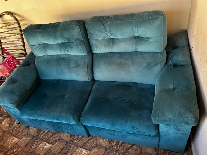 SOFÁ SUEDE VERDE SEMI NOVO
