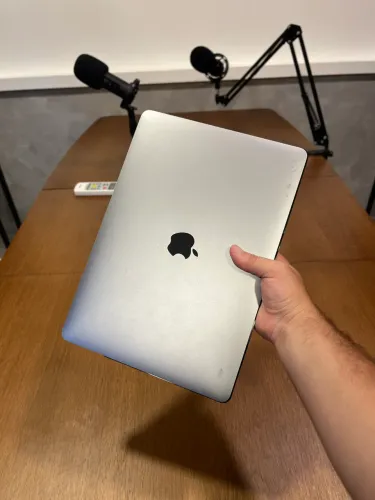 MacBook Pro 13? 2019 Touch Bar