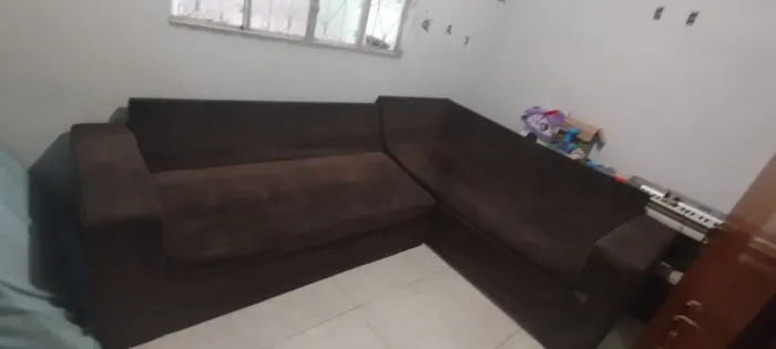 Sofá em L usado sem as almofadas 