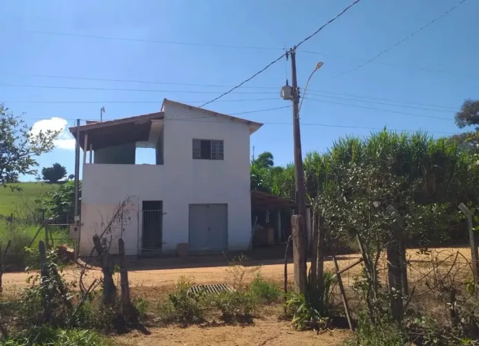 Casa área rural próximo a Borda da Mata MG