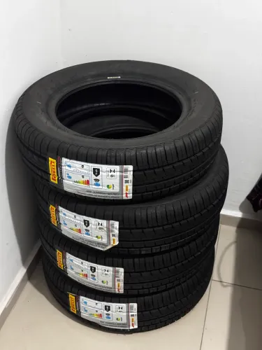 Pneu Pirelli EVO 175/65r14