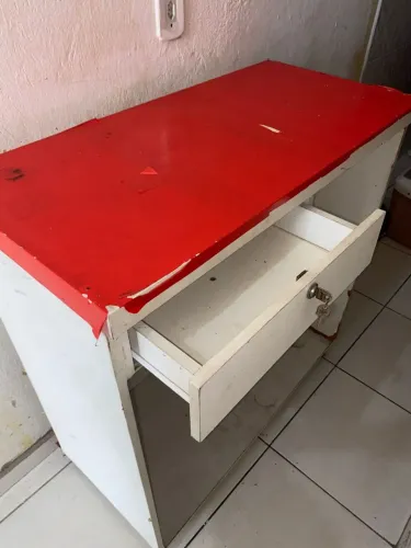 Balcão com Gaveta 250,00