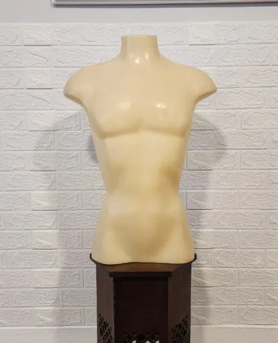 MANEQUIM BUSTO MASCULINO BEGE