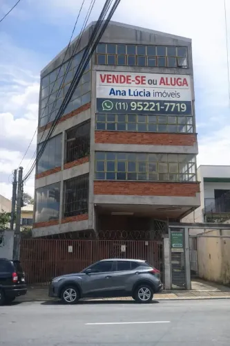 Prédio Comercial à Venda em Carapicuíba