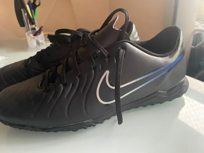 Chuteira Nike Tiempo Society