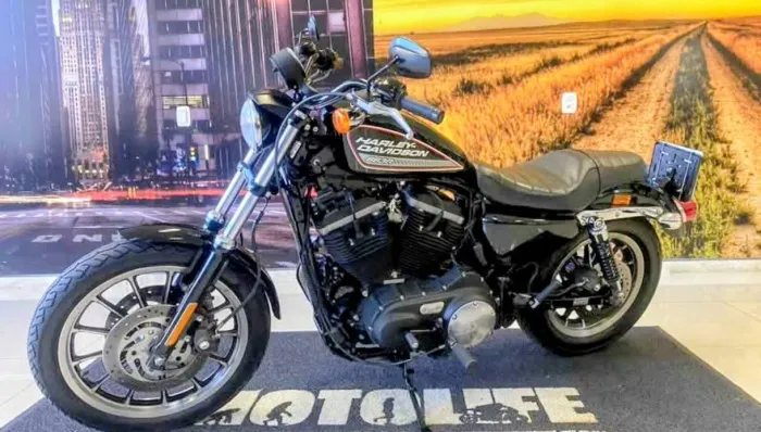 Moto Harley Davidson 883
