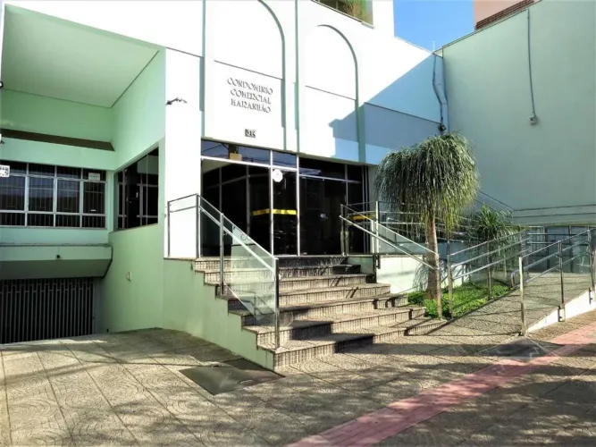 Loja térrea à venda no Centro de Londrina, com 270 m², com 2 entradas 1 vaga