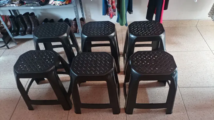 Banquetas plásticas suporta 120 kilos
