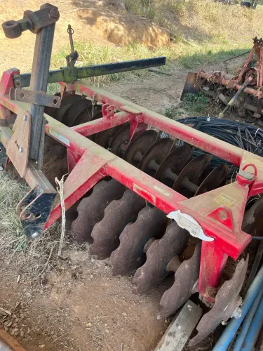 Grade niveladora tatu