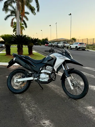 Xre 300 2018