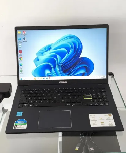 Notebook Asus Celeron 4GB RAM SSD 128GB Tela 15.6 Bateria Nova