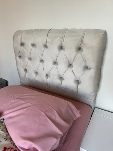 Vendo cama box com colchão conjugado e cabeceira em suede