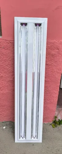 Luminária de embutir (são três, com lâmpadas)