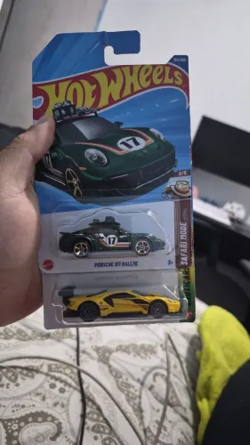 2 hot wheels novo