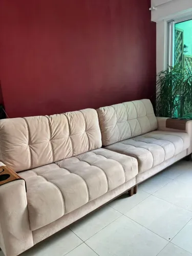 Sofá personalizado de luxo de 4 lugares.