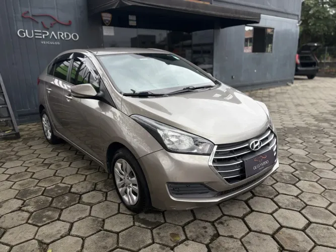 Hyundai HB20S Comfort Plus 1.0 Flex 12V Mec. 2018