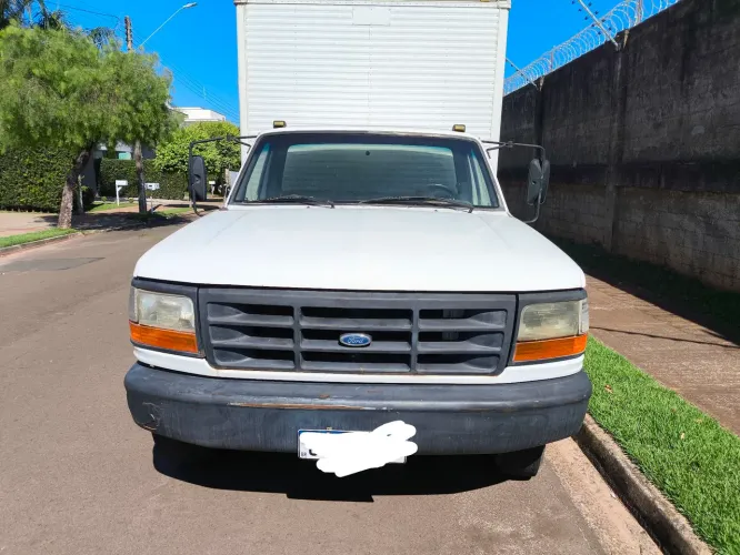 Ford F-4000 Baú 1997