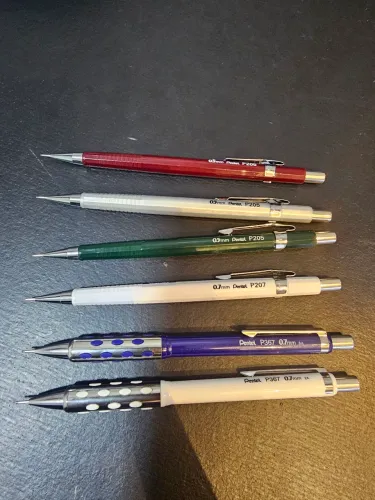 Conjunto lapiseira Pentel P207 e P367