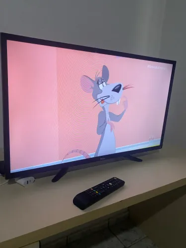 Vendo Tv 32 smart sem detalhes tudo funcionando