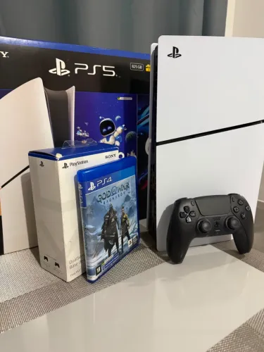 PlayStation 5 Slim 1TB Edição Digital + Suporte Carregador + Jogo