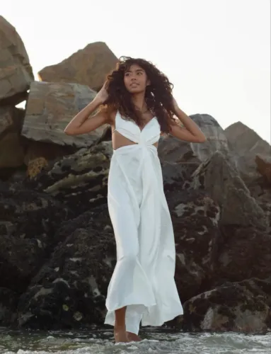 Vestido branco acetinado