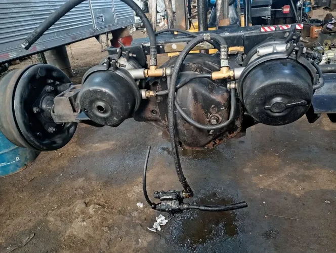 Vende se diferencial do Ford cargo 815 adiante  relação coroa e pinhão 8/37  valor 9 mil 