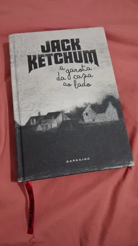 A garota da casa ao lado Darkside desapego livro novo